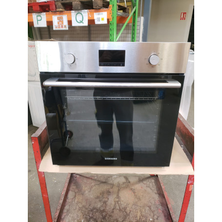 Four SAMSUNG NU68A1110BS